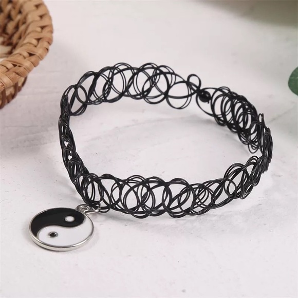 Ying Yang Henna Choker Necklace - Picture 7 of 7